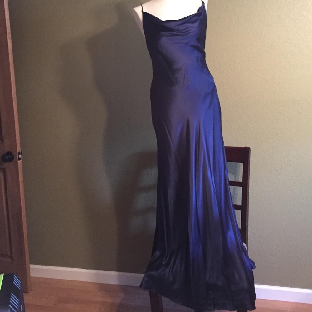 Beautiful drape on this gown!