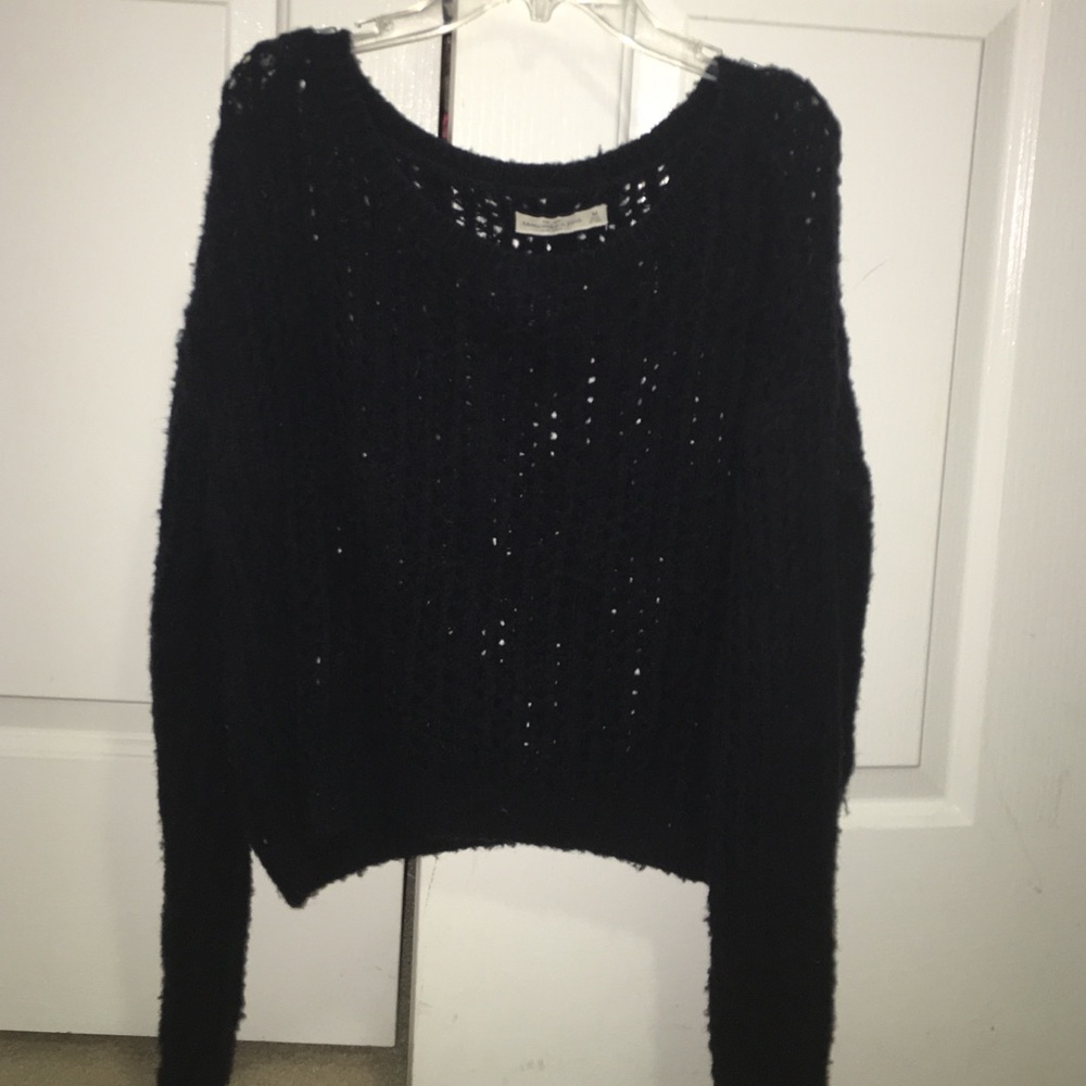 Cropped abercrombie sweater, very dark navy