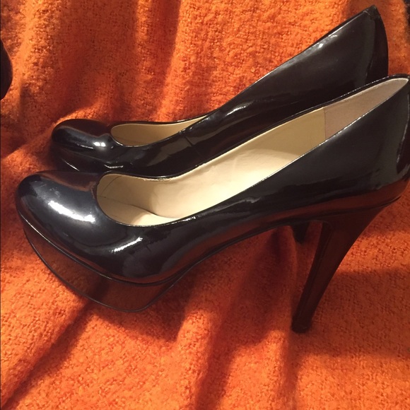 Shoes - Picture 2 of 2