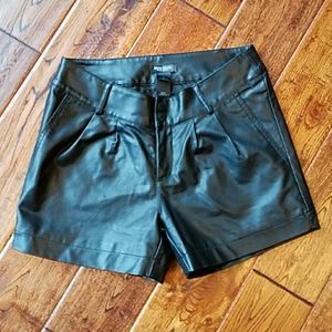 Bisou bisou faux leather shorts