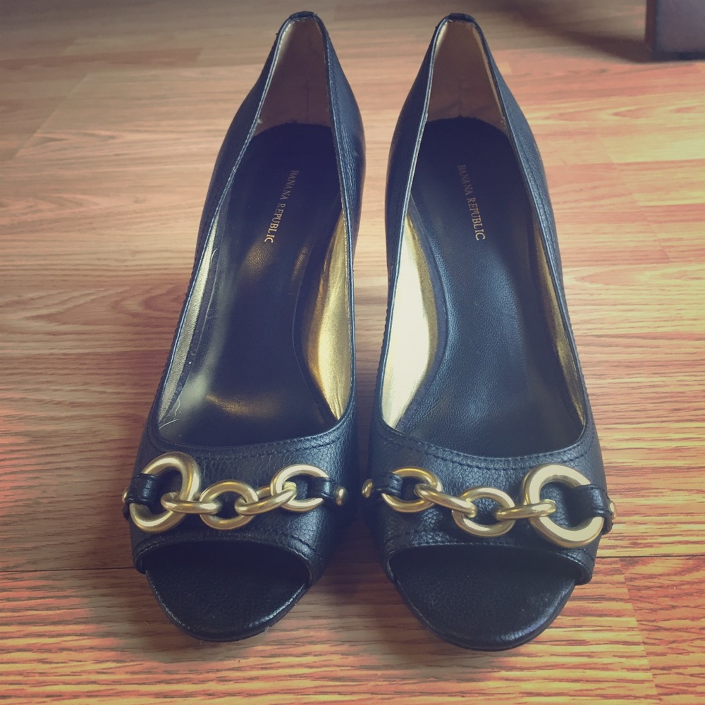 Banana Republic heels. SOLD