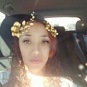 Meet your Posher, Dominique