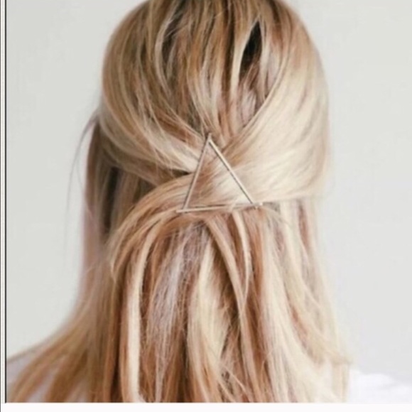 Gold triangle hair clip - Picture 2 of 4