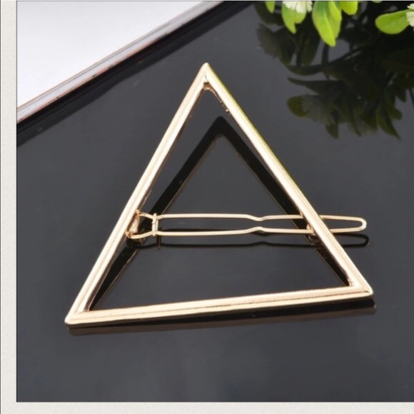Gold triangle hair clip - Picture 3 of 4