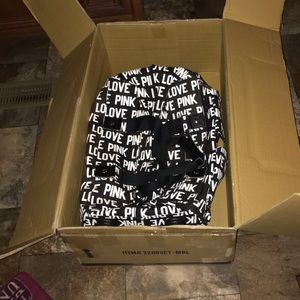 Vs pink suitcase UFT