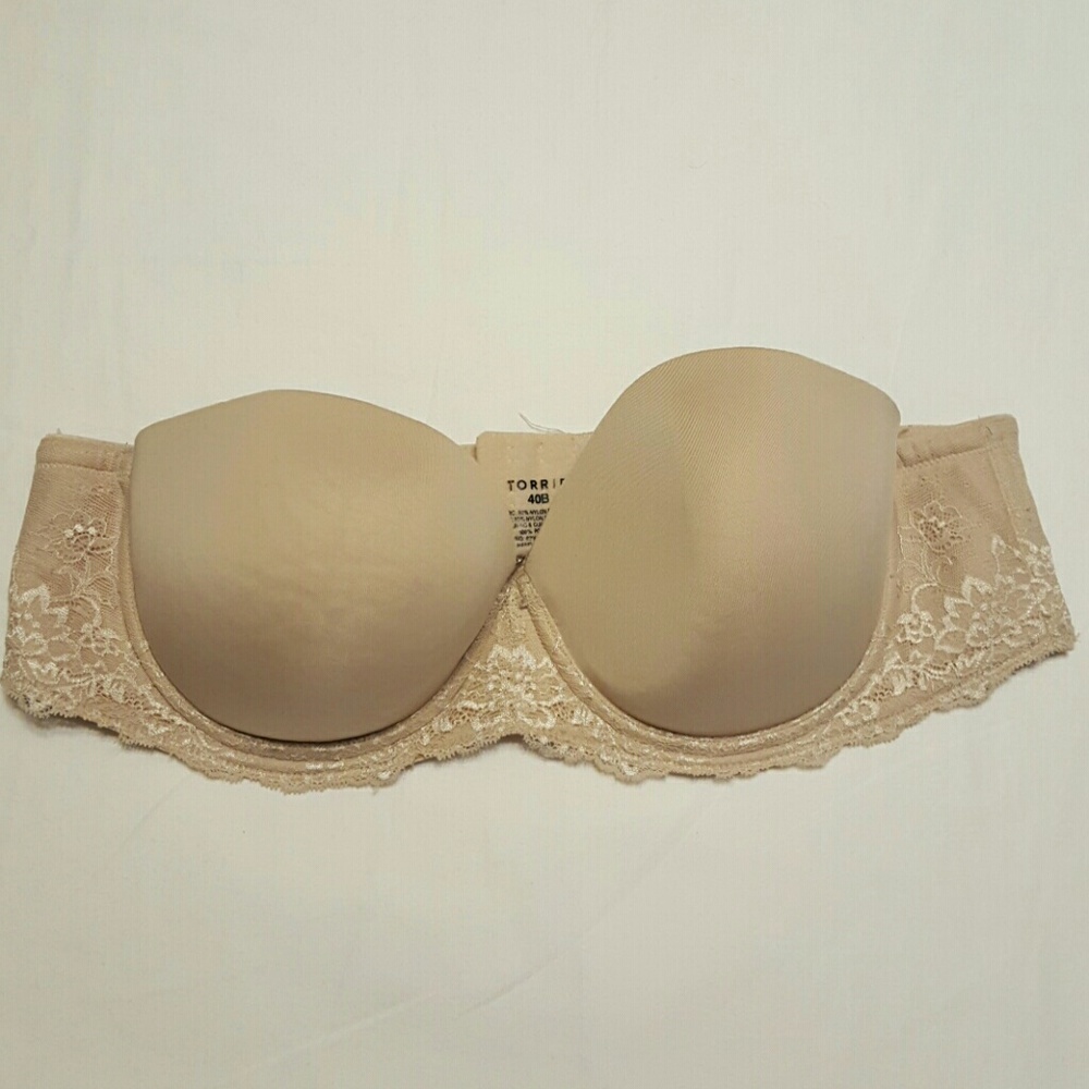 Torrid Strapless bra 40B