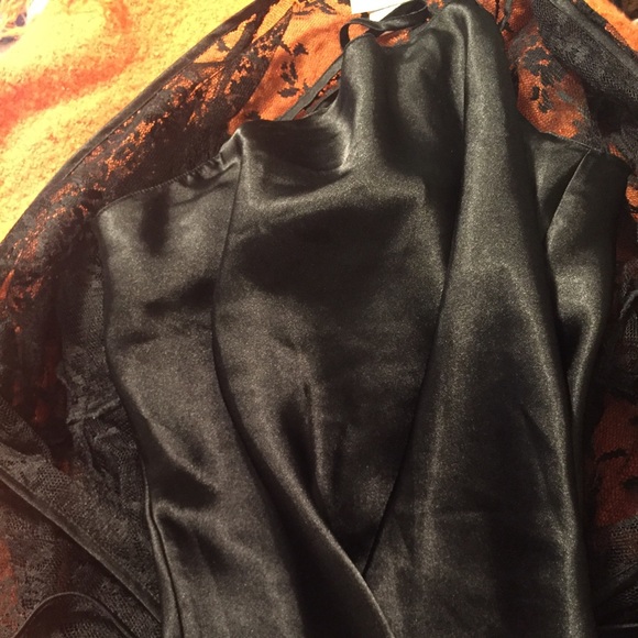 Silk sexy 3 piece set - Picture 4 of 4