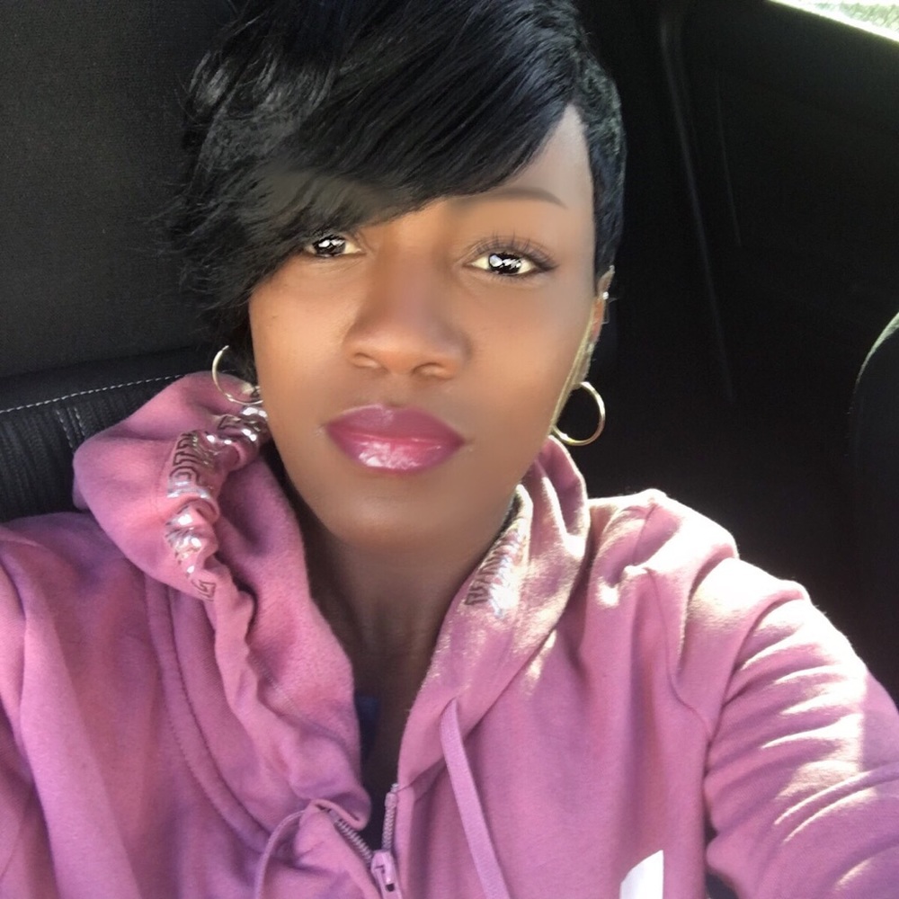 Meet your Posher, Renee