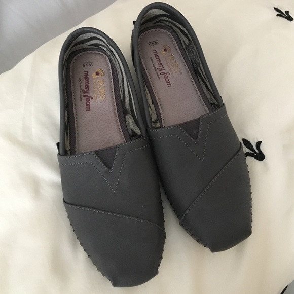 Shoes - Picture 1 of 4