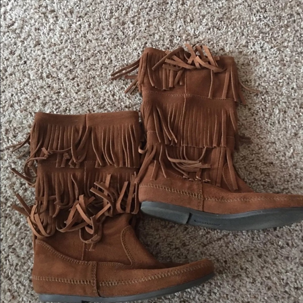 Minnetonka Size 10 3 Layer Fringe Boots