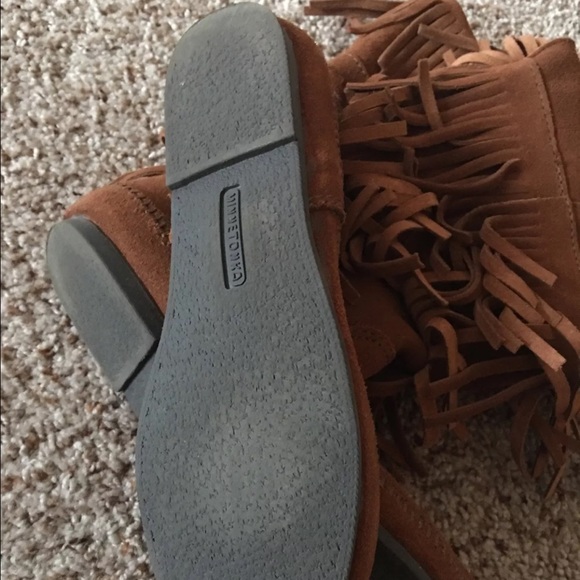 Minnetonka Size 10 3 Layer Fringe Boots - Picture 3 of 4