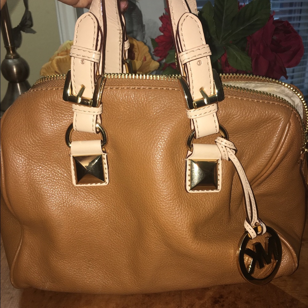 Michael Kors satchel (Small)