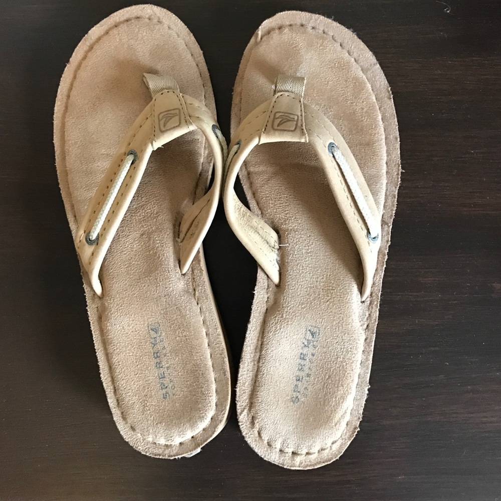 Sperry flip flops