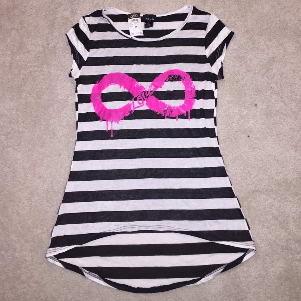 Rue 21 black and white shirt