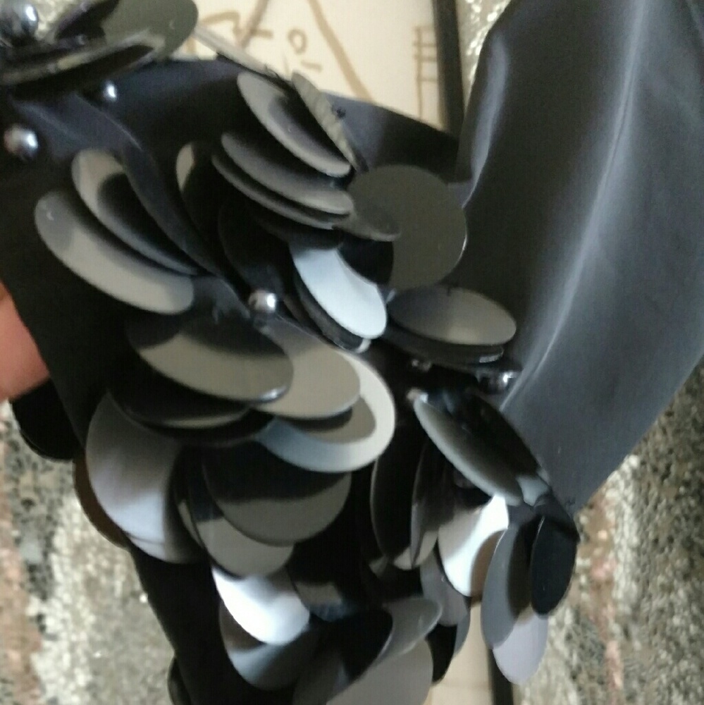 Dress - Picture 3 of 4
