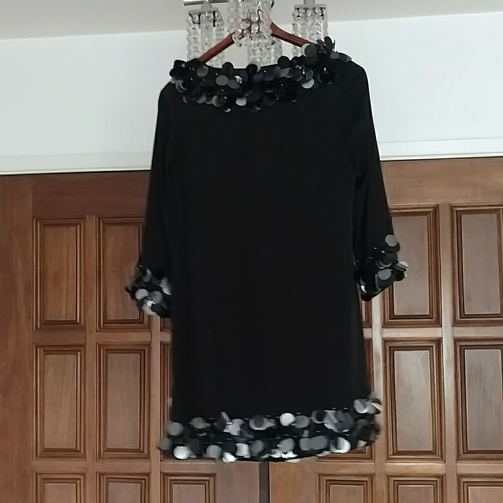 Dress - Picture 2 of 4