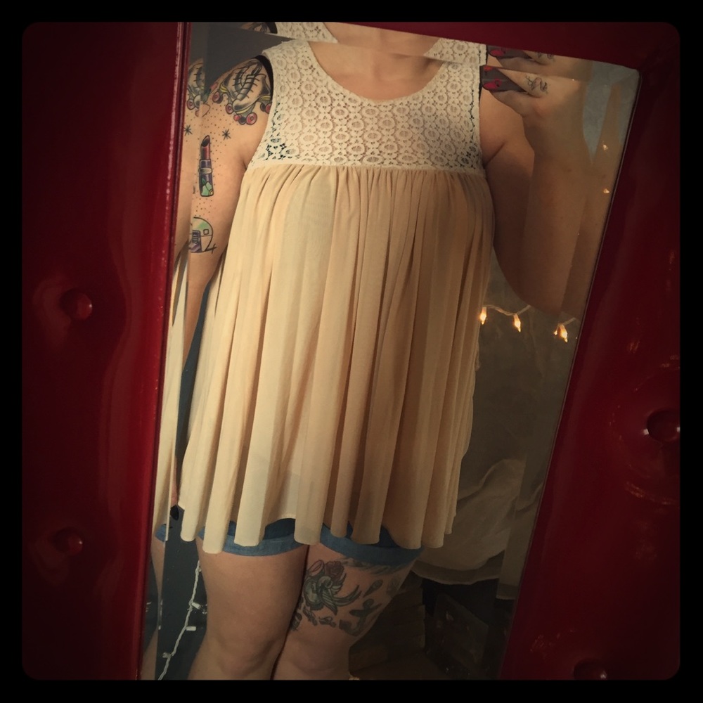 Flowy Tank