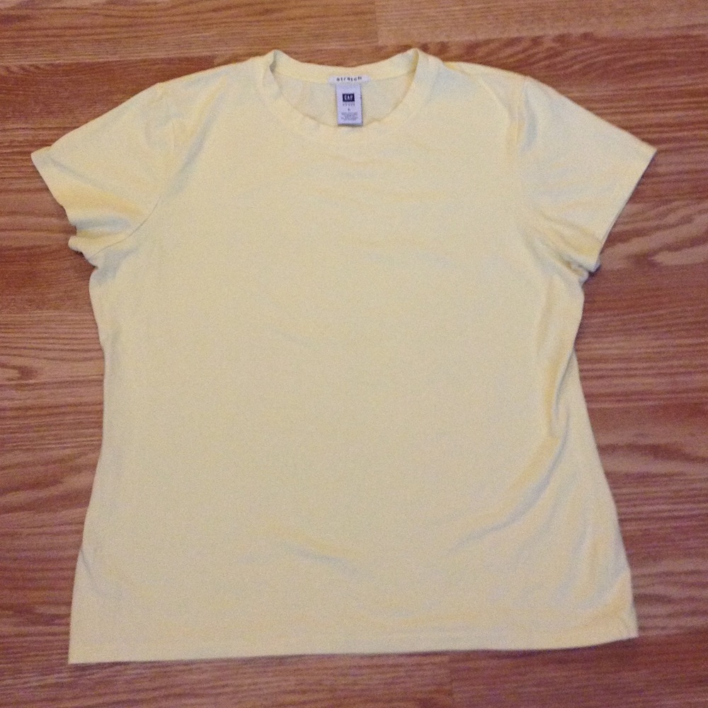 Stretchy GAP tee