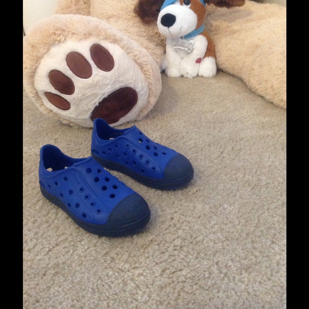 Kids crocs shoes