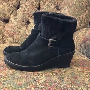 Bare Traps wedge boots fur lined
