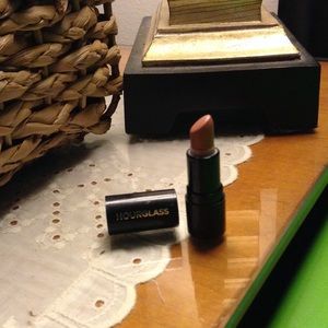 Hourglass grace lipstick