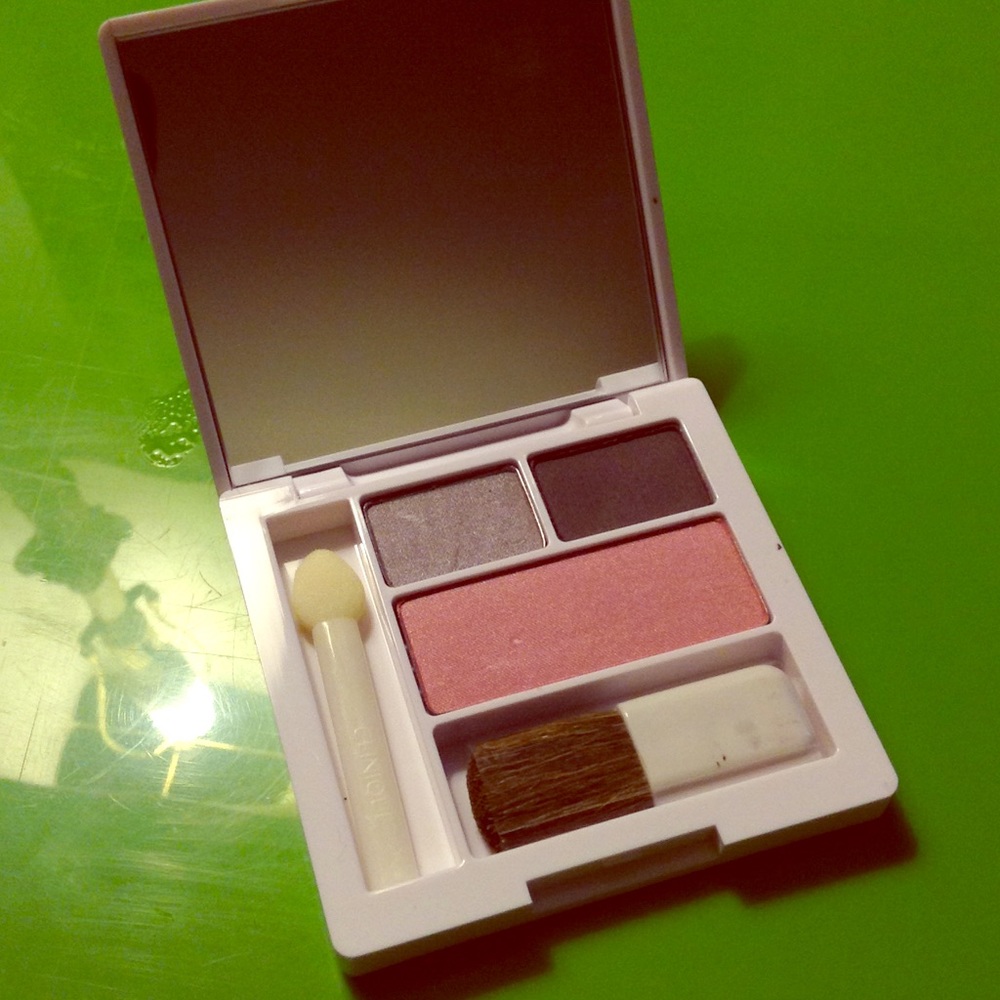 Clinique eyeshadow blush sample