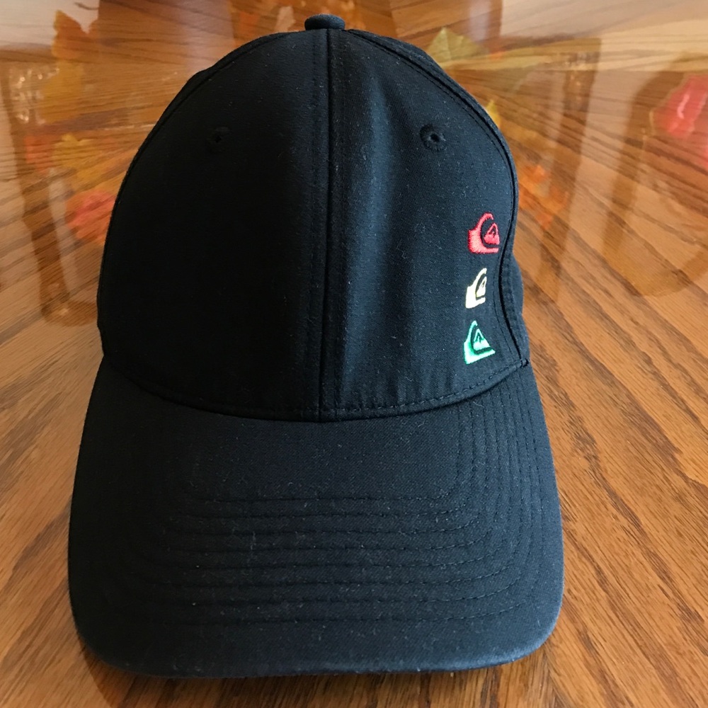 Quick silver ball cap! In very good condition!