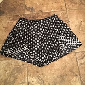 NWOT Xhilaration scalloped shorts