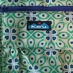 BRAND NEW Kavu bag with peacock pattern!