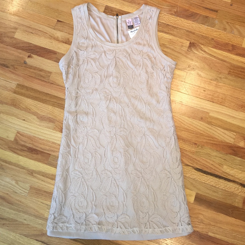 ❌sold❌Nude taupe lace dress zipper on the back