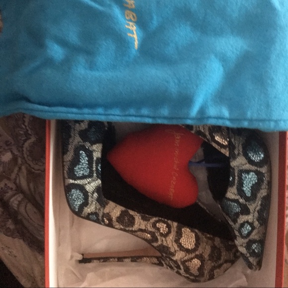 JEAN-MICHEL CAZABAT
Jacquard Erika Pumps - Picture 2 of 5