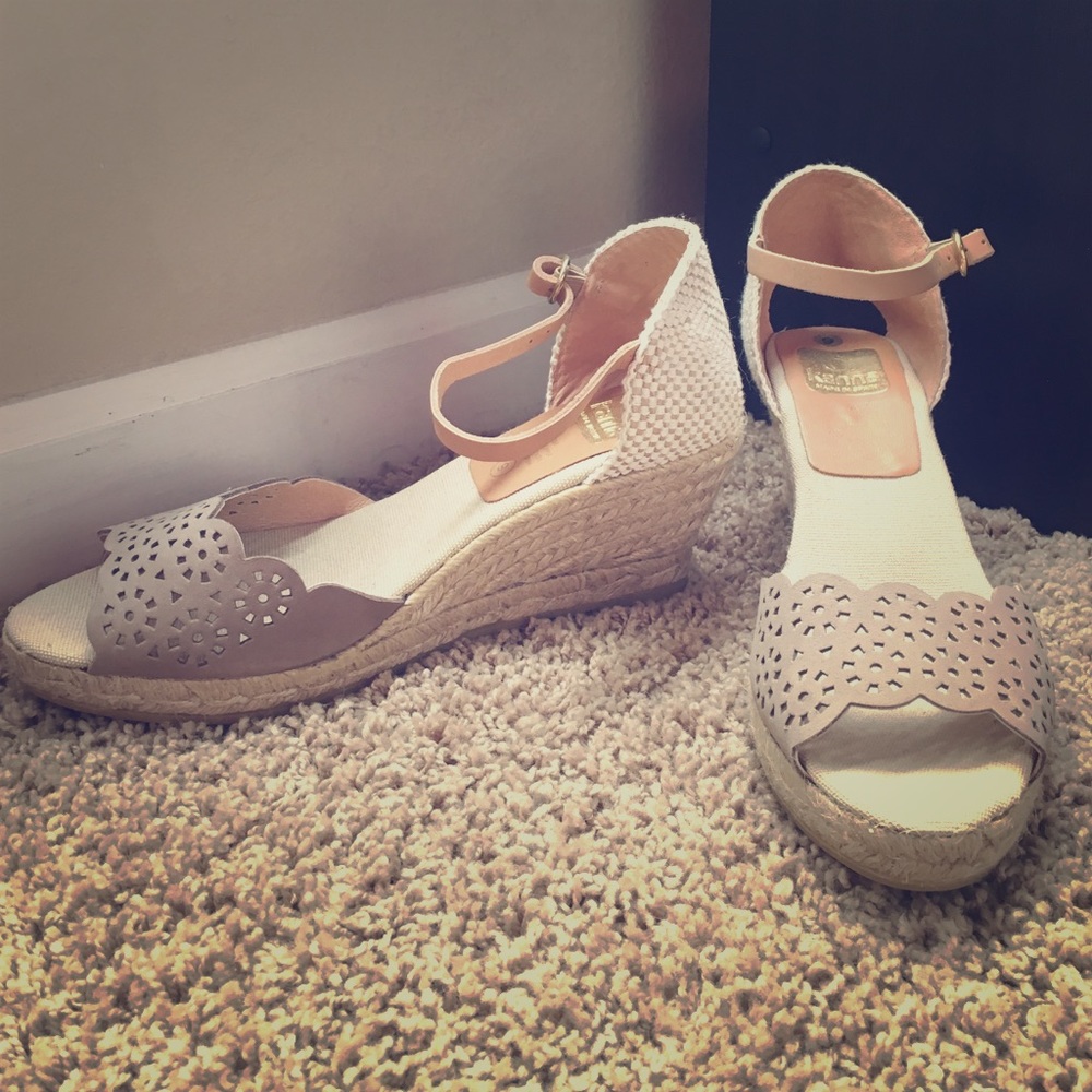 Kanna Wedges, size 9