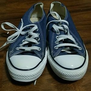 Navy blue Converse Chuck Taylor