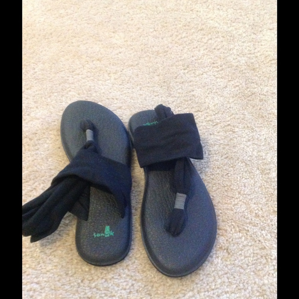 Women Sanuk shoes