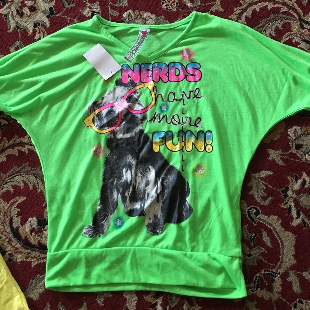 ⚡️💥👍 2 girls shirts size L - Picture 2 of 4