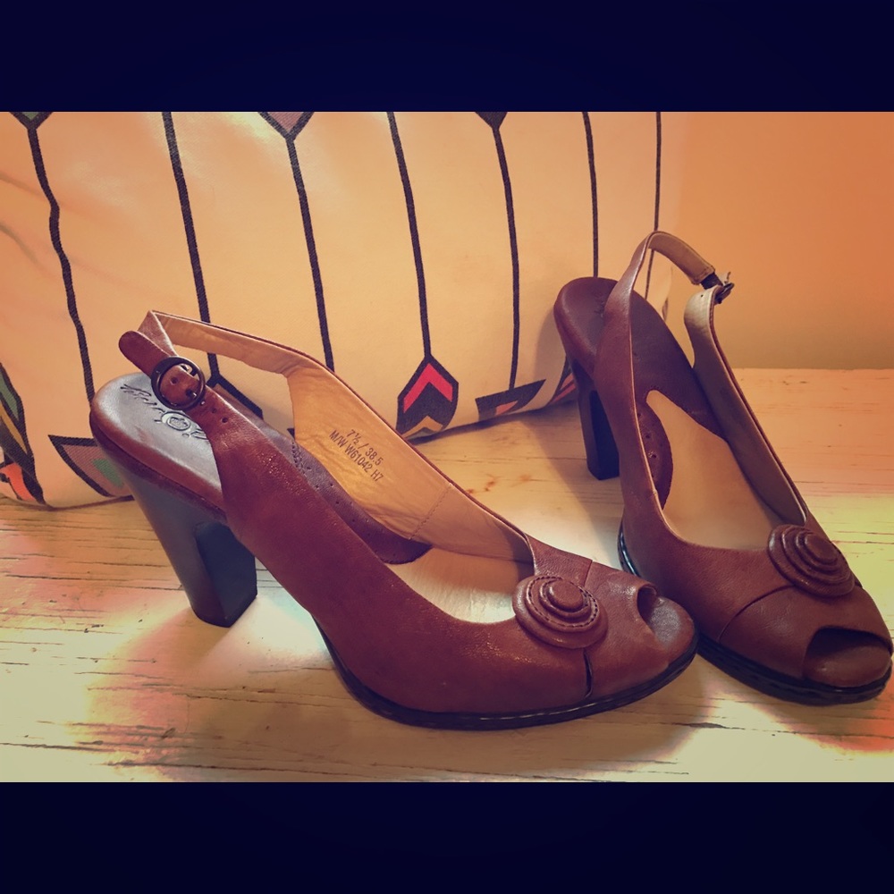 Peep Toe Leather Shoes