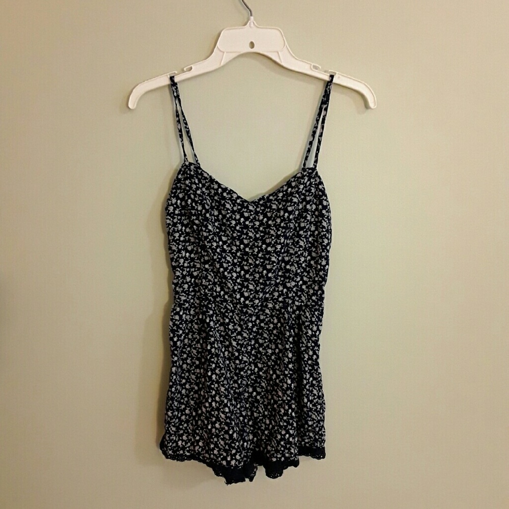Shorts romper with adjustable straps