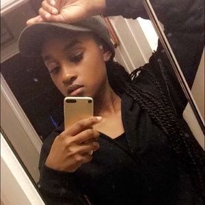 Meet your Posher, Tpau