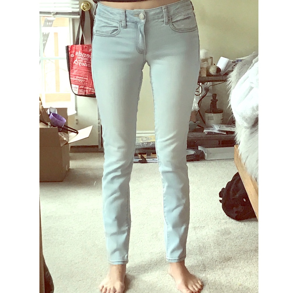 American Eagle Skinny Light Wash Jeans