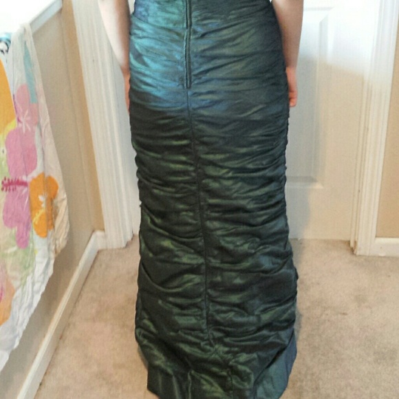 Prom Dress gathered gown that changes colors - Picture 3 of 4