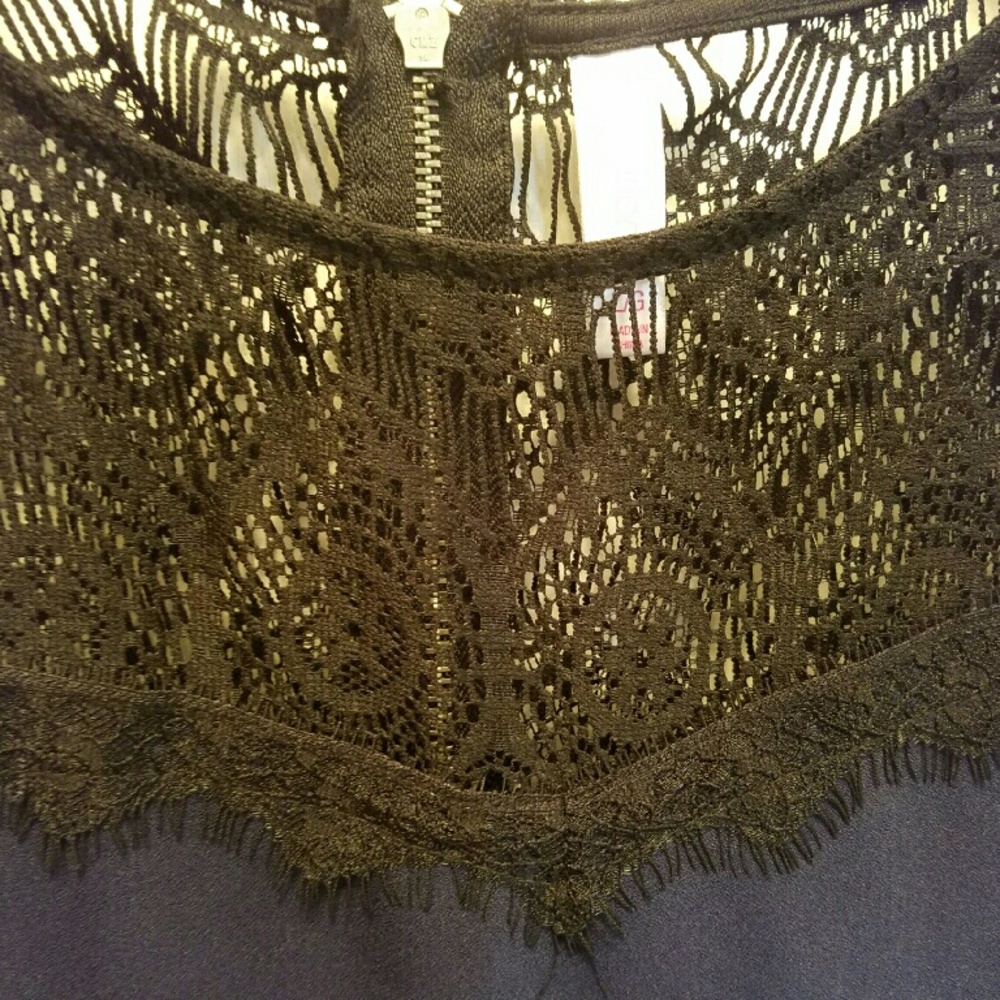 Dress - Picture 3 of 4