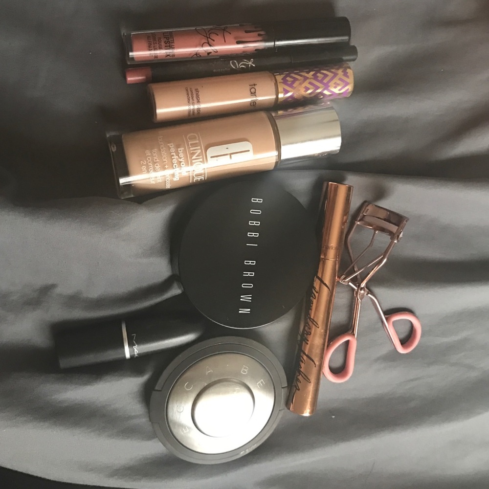 High end makeup bundle!!