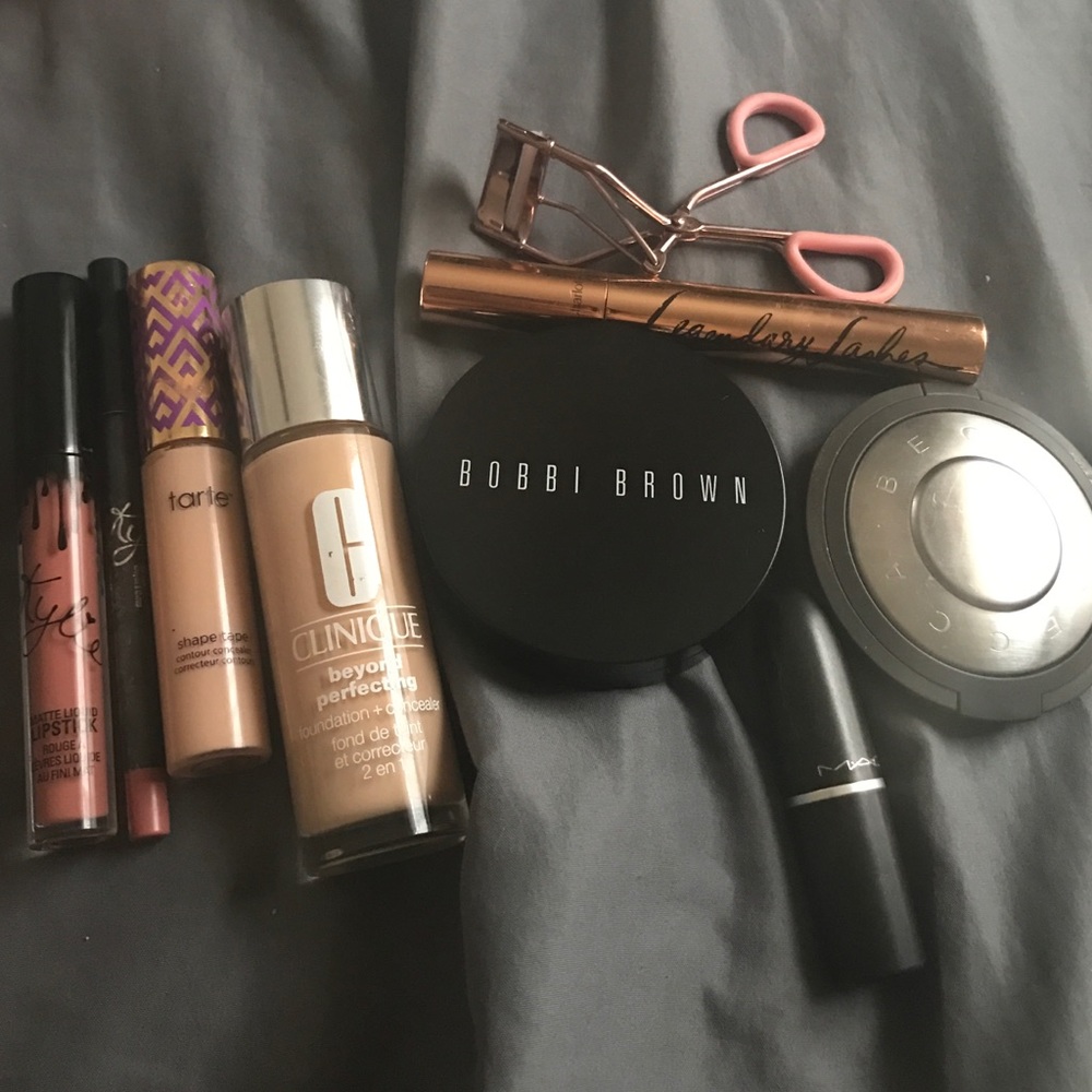 High end makeup bundle!! - Picture 2 of 2