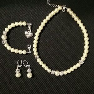 Flower girl Necklace, bracelet, earrings pearl