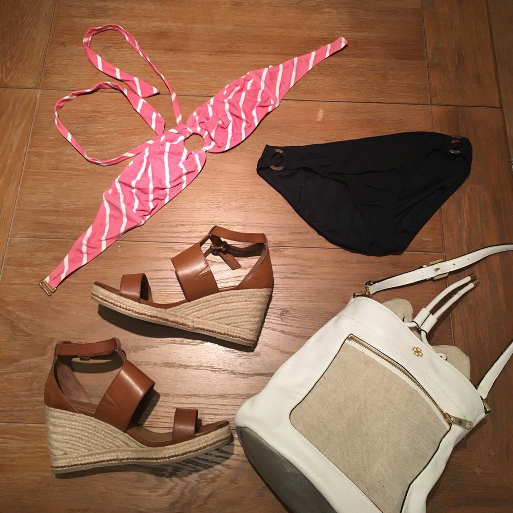 Vineyard vines pink bathing suit top (L)
