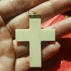 On hold/ Trade 4 laparisienne 18k pendant