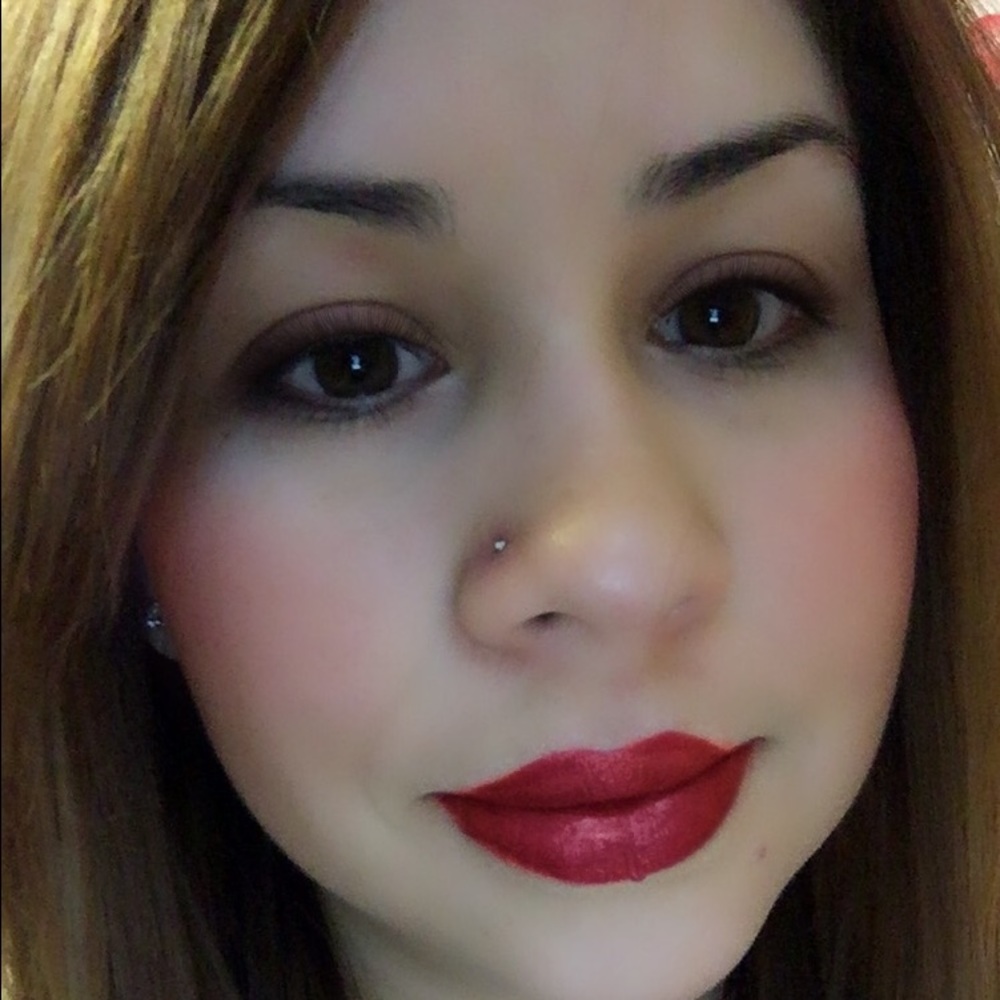 Meet your Posher, Evelyn