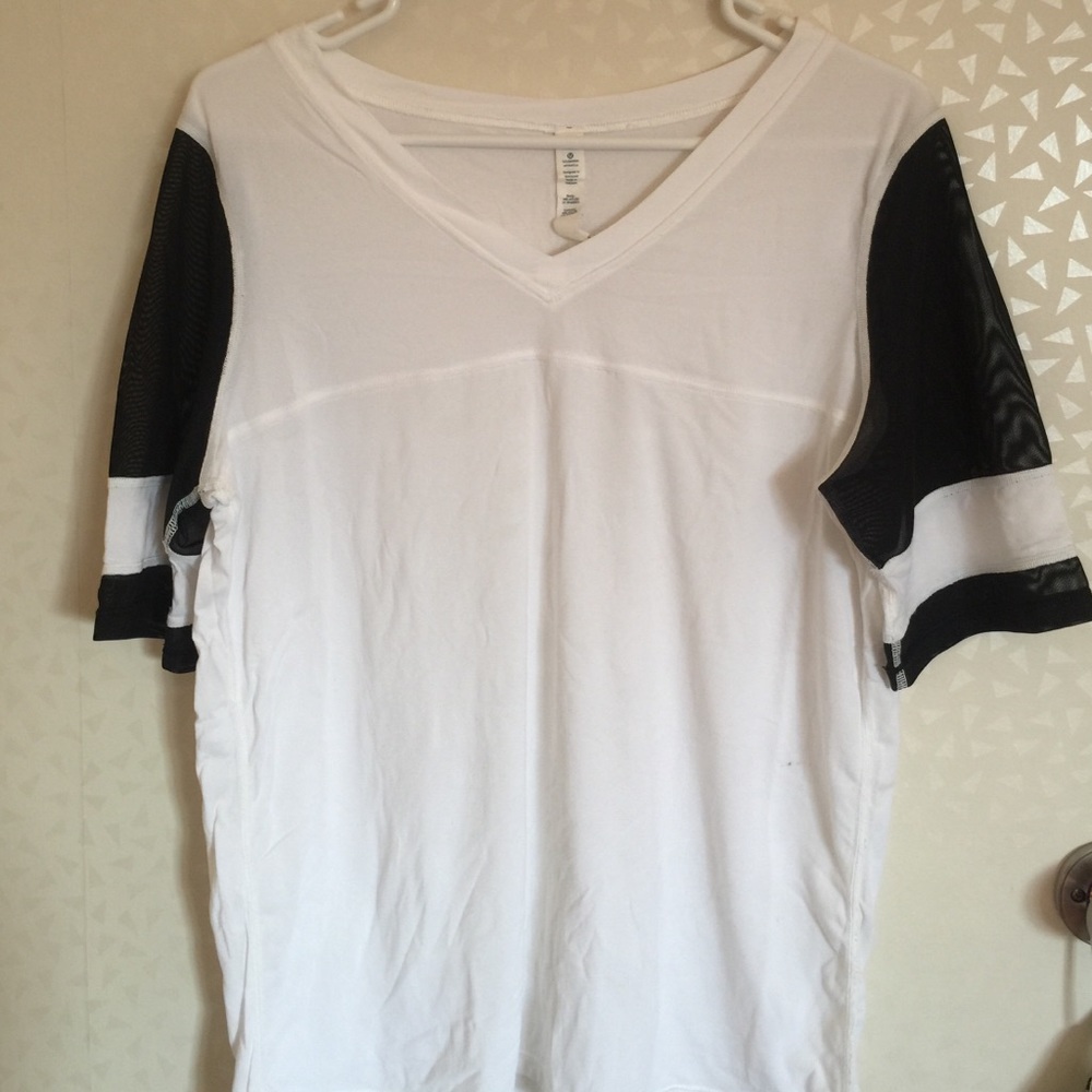 Lululemon Sports Mesh Tee