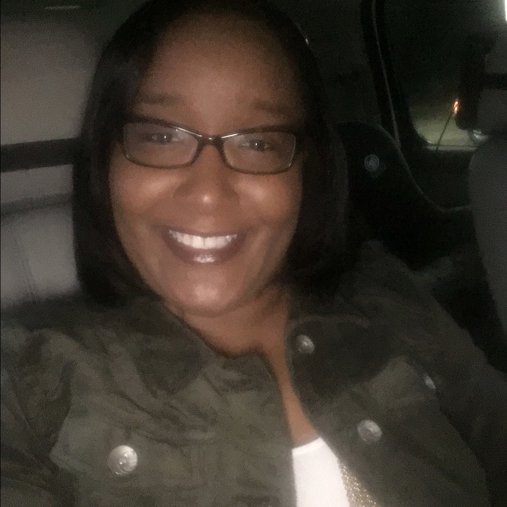 Meet your Posher, Laneshia