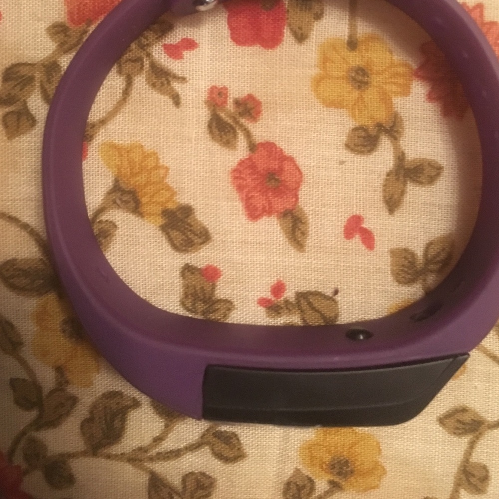 Gnc fitness tracker smartwatch